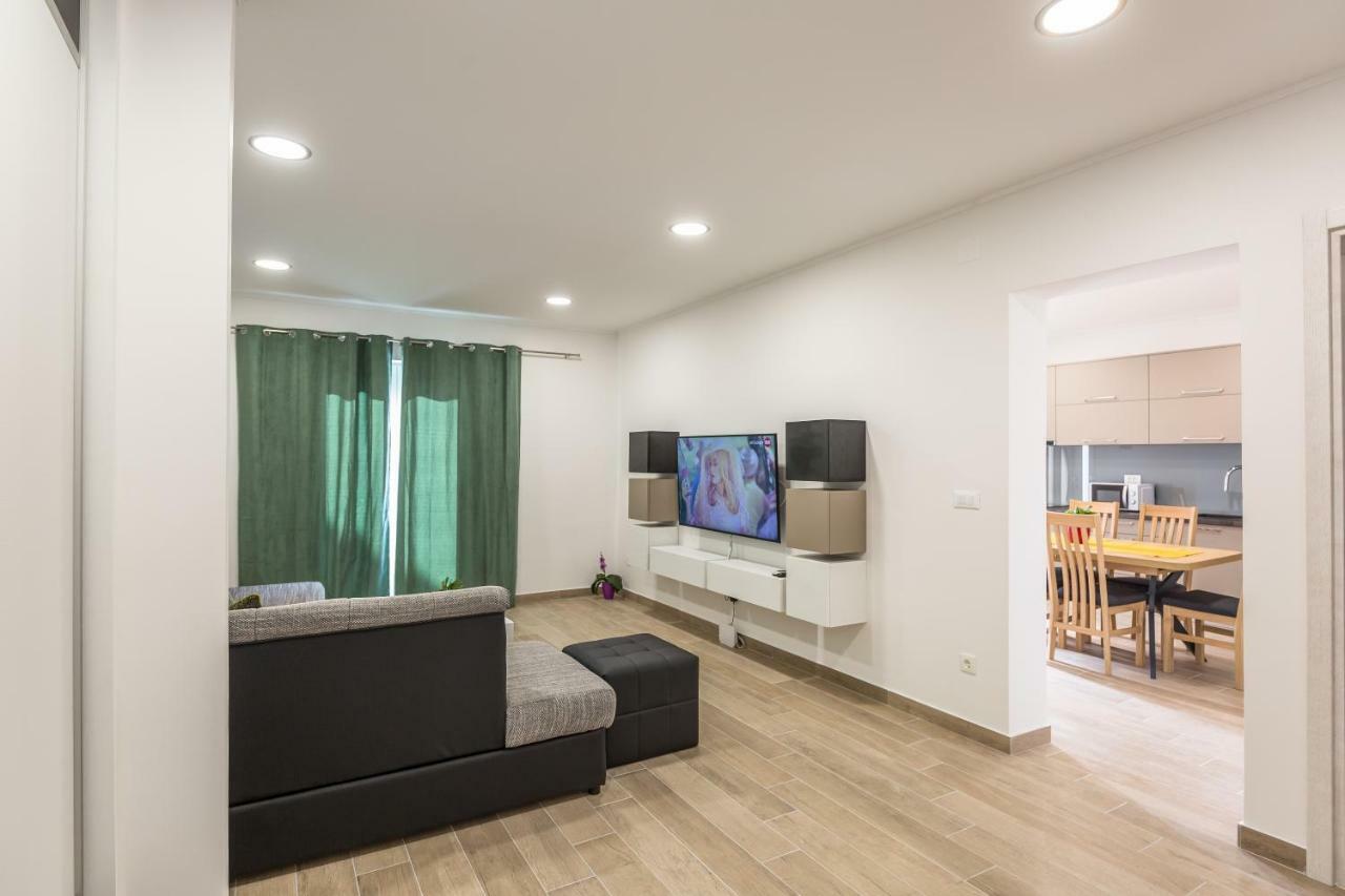Apartment Acoustic *
